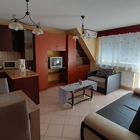 Elizabet Apartman A Belvarosban Szarvas Eksteriør billede