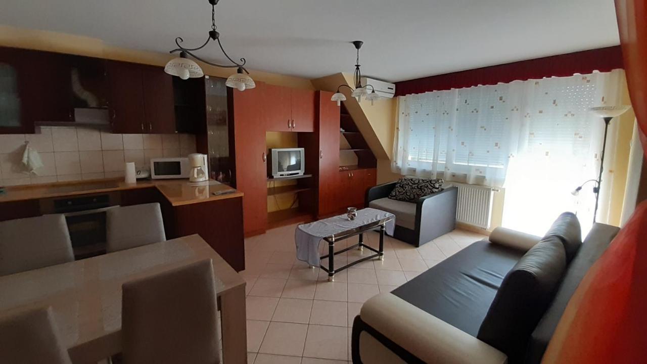 Elizabet Apartman A Belvarosban Szarvas Eksteriør billede