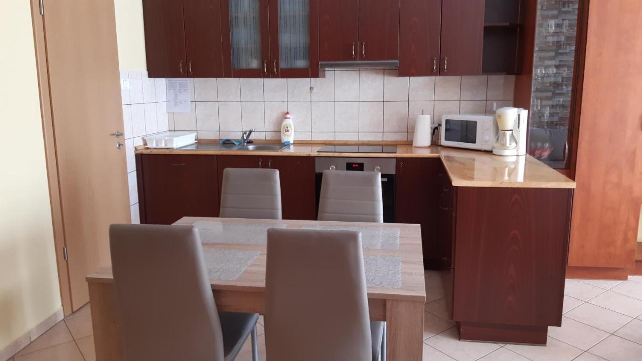 Elizabet Apartman A Belvarosban Szarvas Eksteriør billede