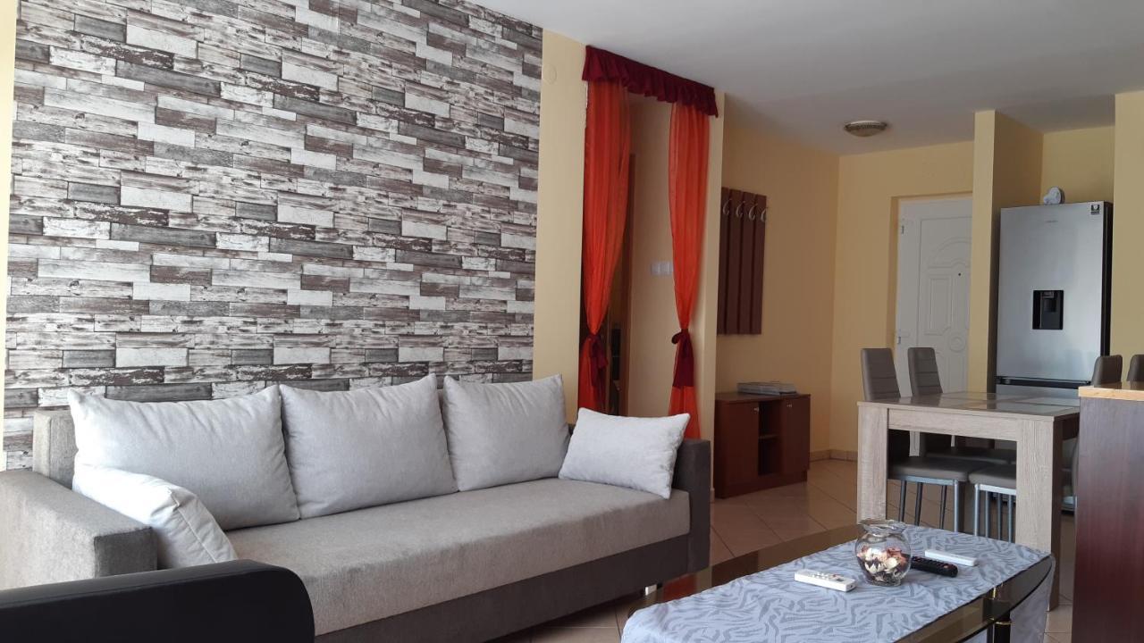 Elizabet Apartman A Belvarosban Szarvas Eksteriør billede